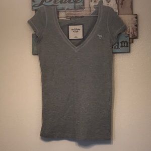 A&F grey v-neck small